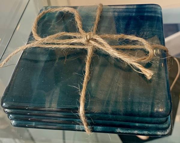 - a Sculpture by Lindsay Telling, measuring 10 x 10 cm (H x W) £40